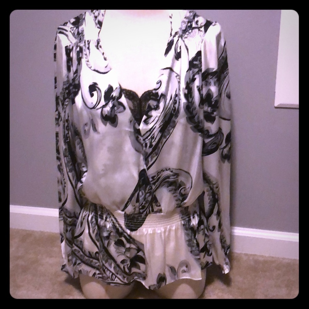 ⭐️NWT⭐️White House Black Market blouse